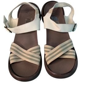 Regetta Canoe Women Sz 10 Sandal 169-30